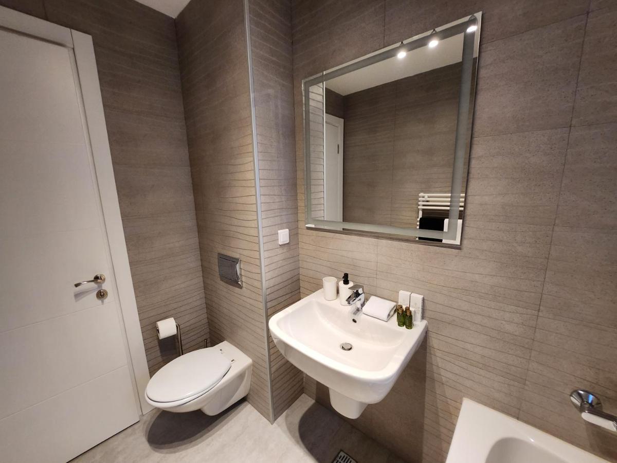 Grand Look & Best Location For Business On Bucureşti Ngoại thất bức ảnh